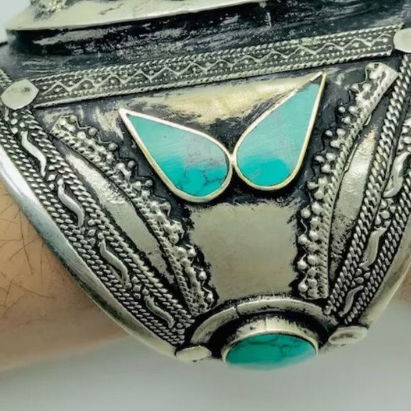 Single Turquoise Cuff Bracelet, Vintage Cuff Bracelet, Boho Cuff, - Picture 5 of 12